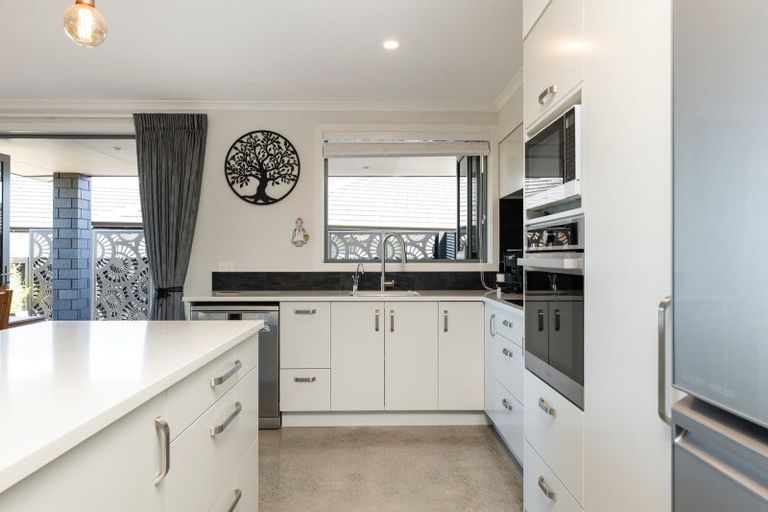 Photo of property in 69 Puhirake Crescent, Pyes Pa, Tauranga, 3112