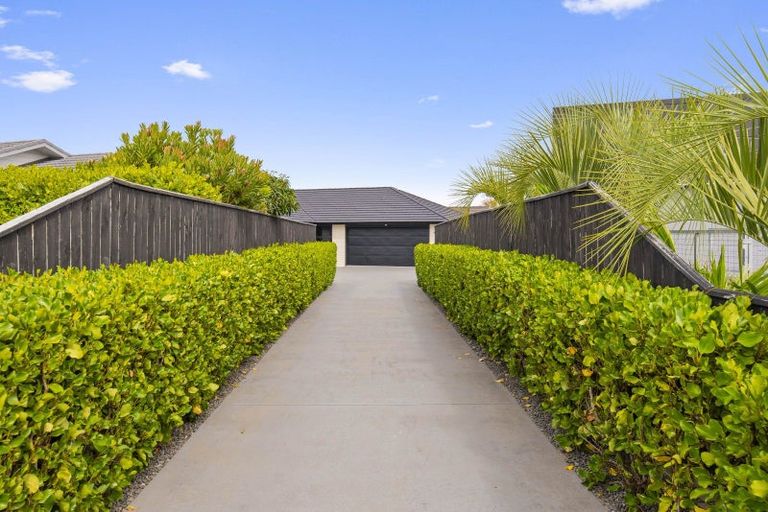 Photo of property in 47 San Priamo Place, Paraparaumu Beach, Paraparaumu, 5032