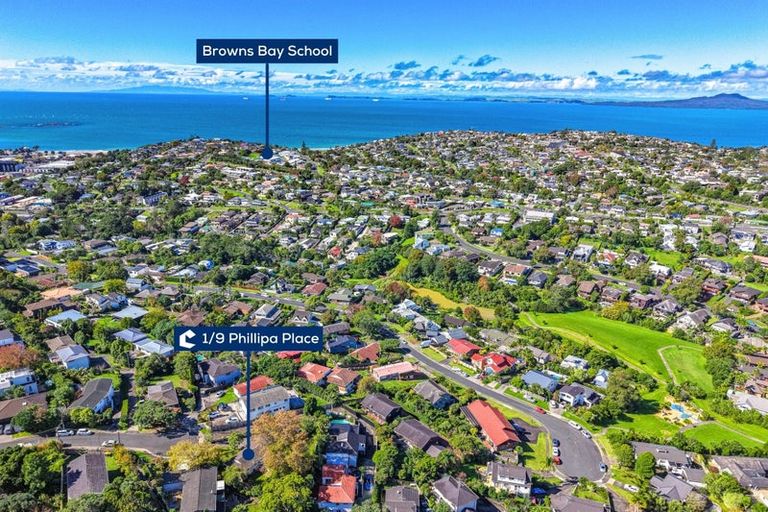 Photo of property in 1/9 Phillipa Place, Browns Bay, Auckland, 0630