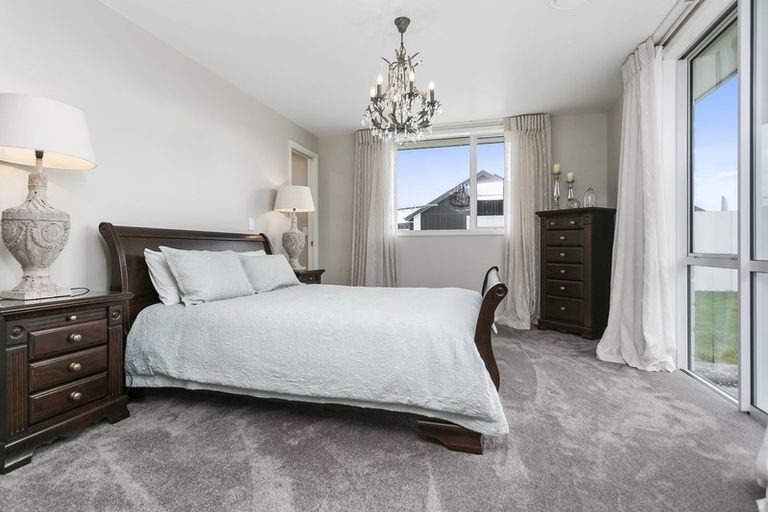 Photo of property in 129 Saint Kilda Road, Cambridge, 3434