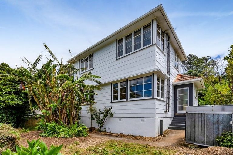 Photo of property in 26 Glenpark Avenue, Frankleigh Park, New Plymouth, 4310