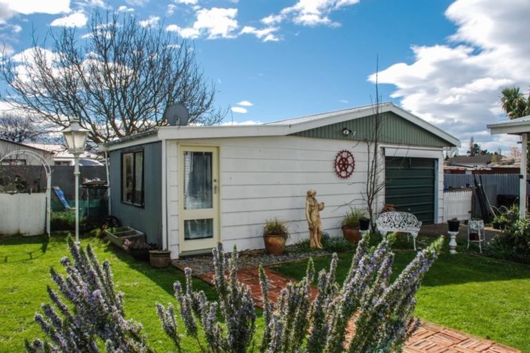 Photo of property in 30 Rhodes Street, Waimate, 7924
