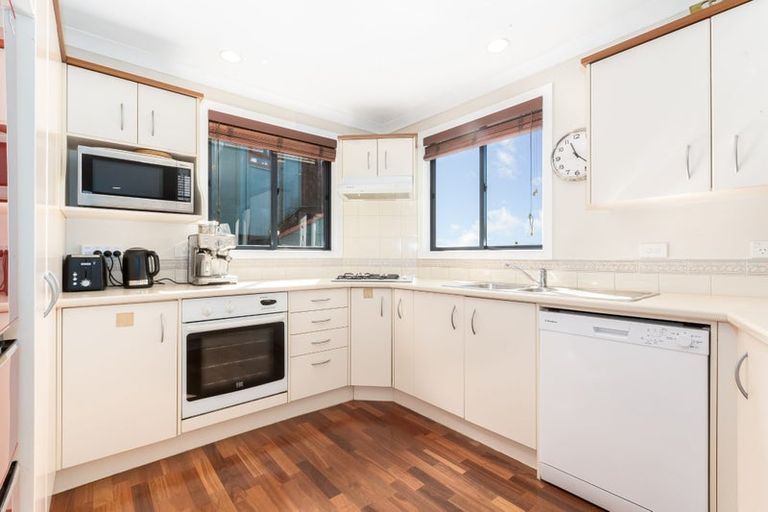 Photo of property in 295 Main Road, Tawa, Wellington, 5028