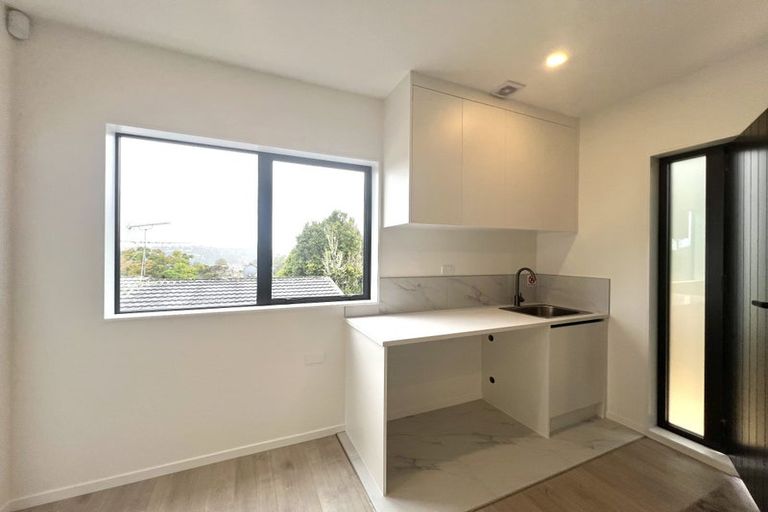 Photo of property in 25 Seaview Road, Glenfield, Auckland, 0629