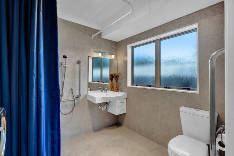 Photo of property in 20 Kahikatea Street, Inglewood, 4330