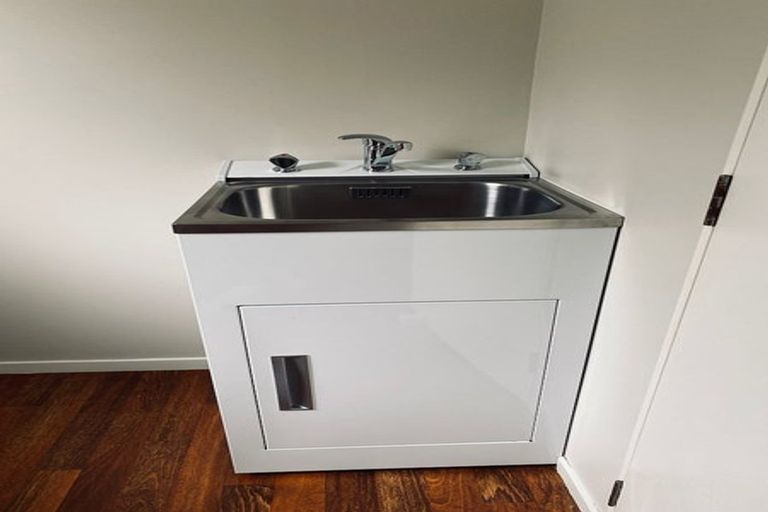 Photo of property in 24 Larsen Street, Otara, Auckland, 2025