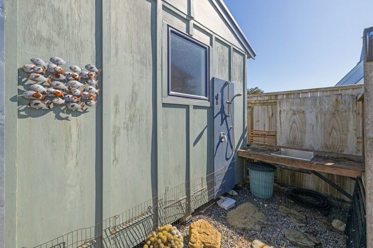 Photo of property in 22 Pinedale Crescent, Riversdale Beach, Masterton, 5872