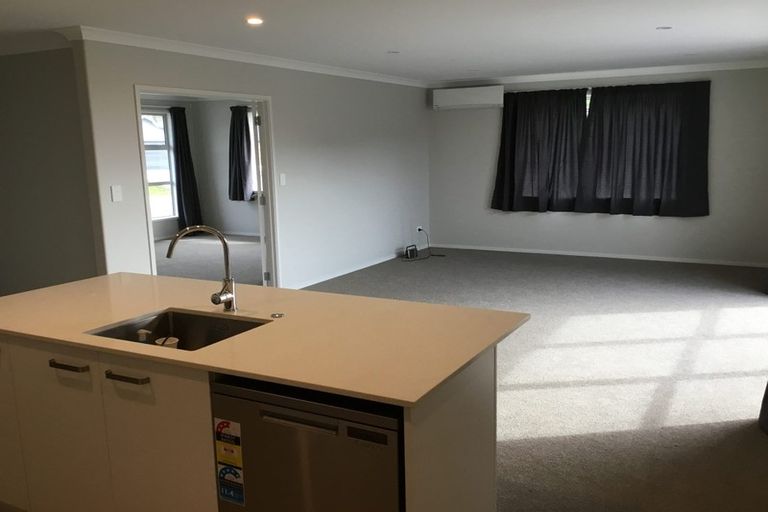 Photo of property in 2 Lakeside Terrace, Omokoroa, 3114