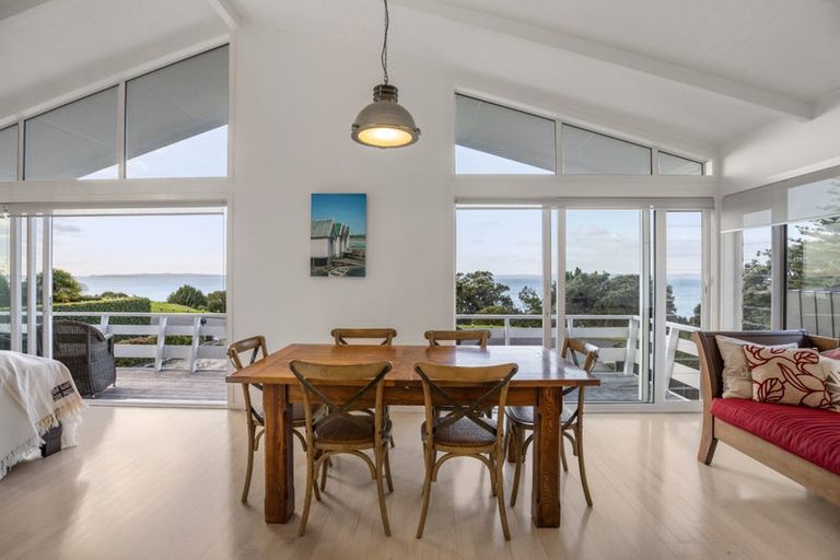 Photo of property in 84 Marine Parade, Mellons Bay, Auckland, 2014