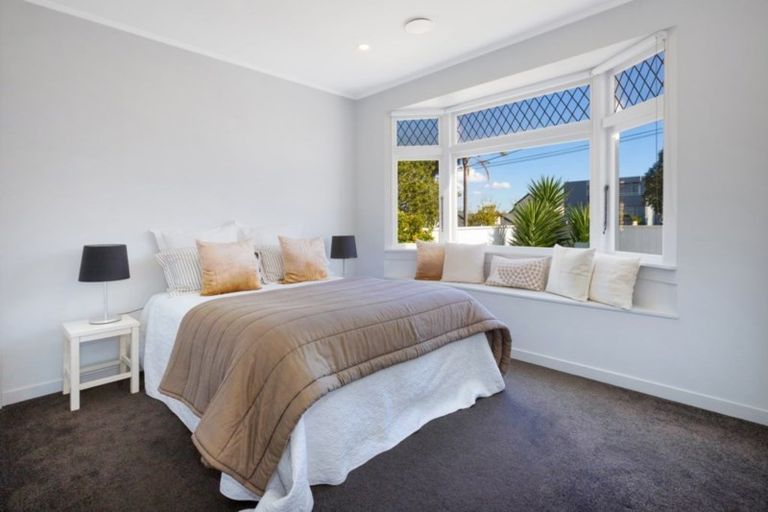 Photo of property in 23 Harbour View Road, Point Chevalier, Auckland, 1022