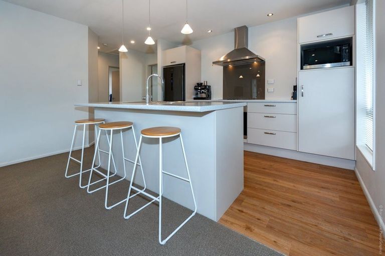 Photo of property in 10 Bideford Place, Dallington, Christchurch, 8061