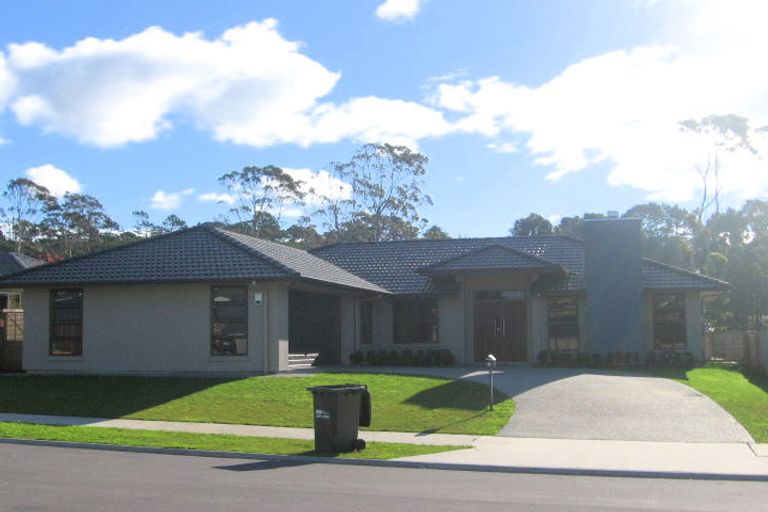Photo of property in 19 Elkstone Place, Henderson, Auckland, 0612