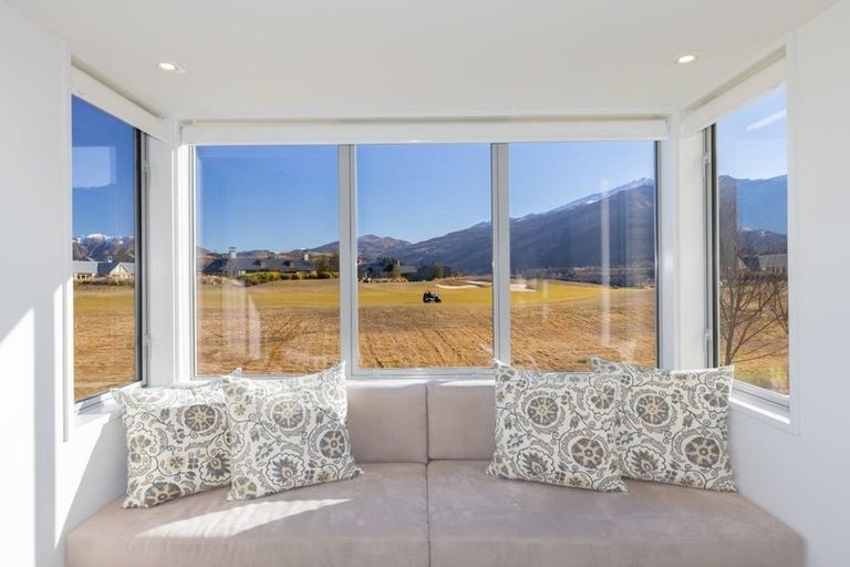 Photo of property in 15 Ayrburn Ridge, Arrowtown, Queenstown, 9371