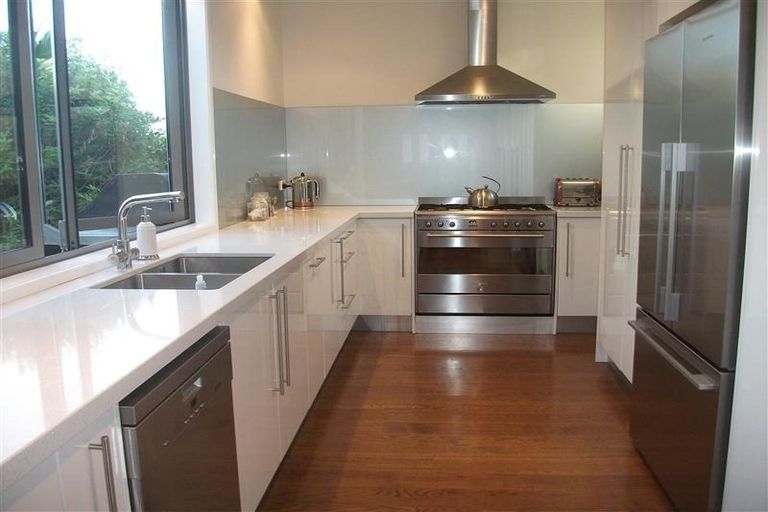 Photo of property in 33a Rewi Street, Torbay, Auckland, 0630