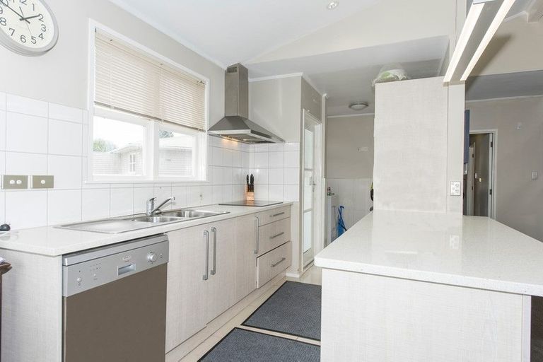 Photo of property in 10 Goodwin Drive, Rosehill, Papakura, 2113