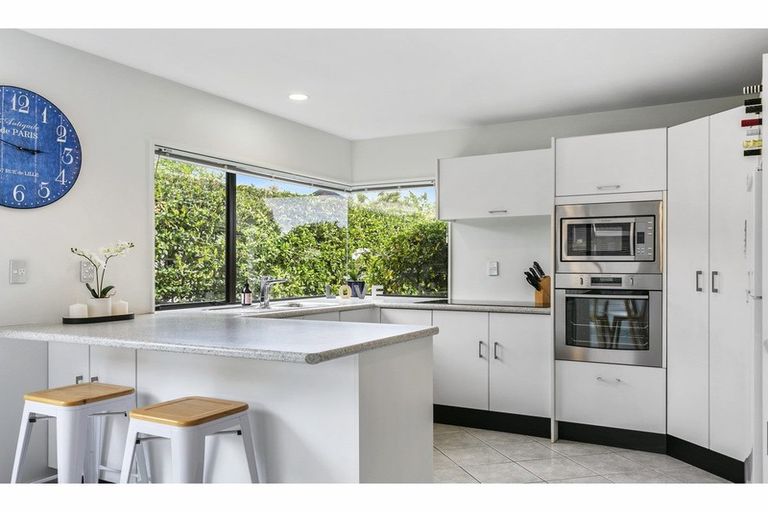 Photo of property in 2/77 Harvey Street, Waipahihi, Taupo, 3330