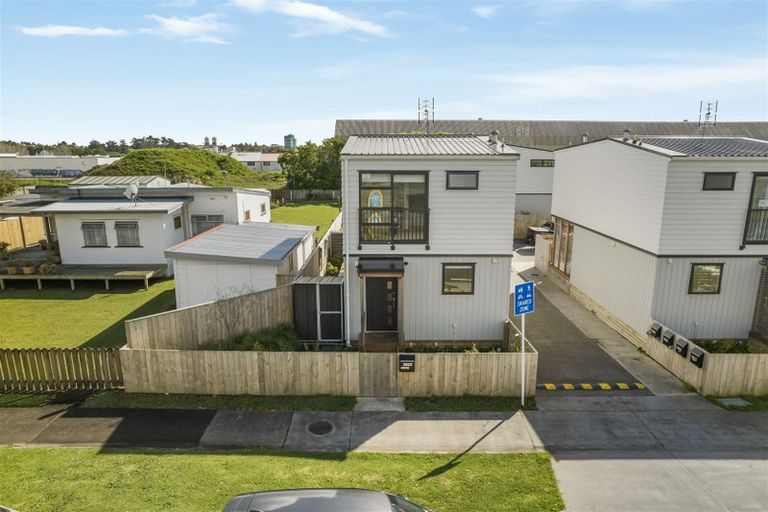 Photo of property in 1/31b Garelja Road, Henderson, Auckland, 0612