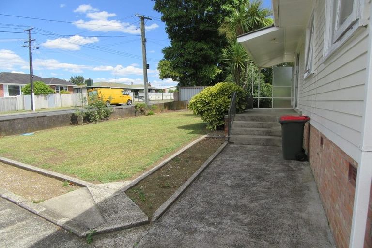Photo of property in 9 Clayton Road, Manurewa, Auckland, 2102
