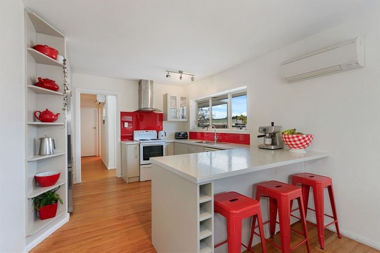 Photo of property in 307 Lake Terrace Road, Shirley, Christchurch, 8061