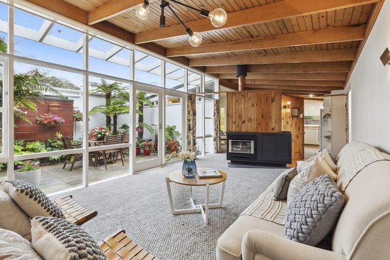 Photo of property in 22 Larsen Crescent, Tawa, Wellington, 5028