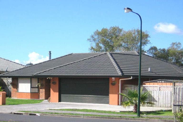 Photo of property in 27 Cretian Crescent, Henderson, Auckland, 0612