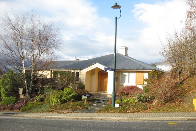 Photo of property in 15 Aspen Grove, Fernhill, Queenstown, 9300