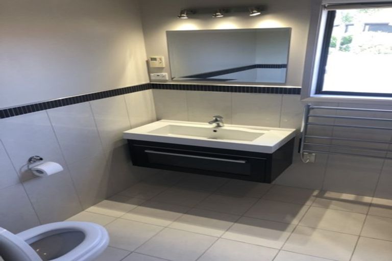 Photo of property in 15 Eclipse Place, Half Moon Bay, Auckland, 2012