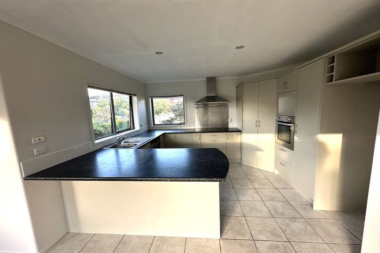 Photo of property in 19 Ballymore Drive, Pinehill, Auckland, 0632