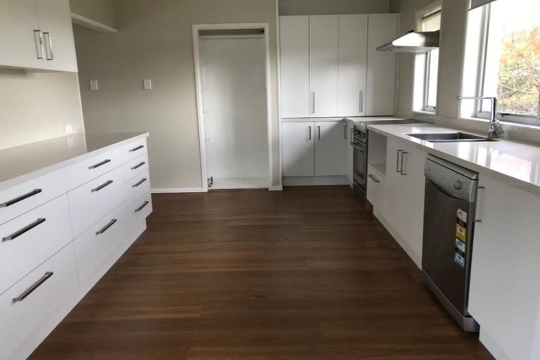 Photo of property in 1/37 Elliott Avenue, Bayview, Auckland, 0629