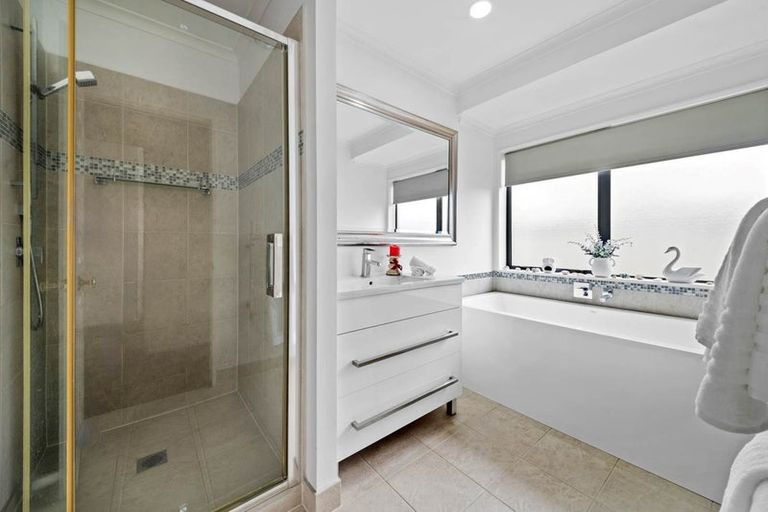 Photo of property in 27 Longford Park Drive, Takanini, 2112