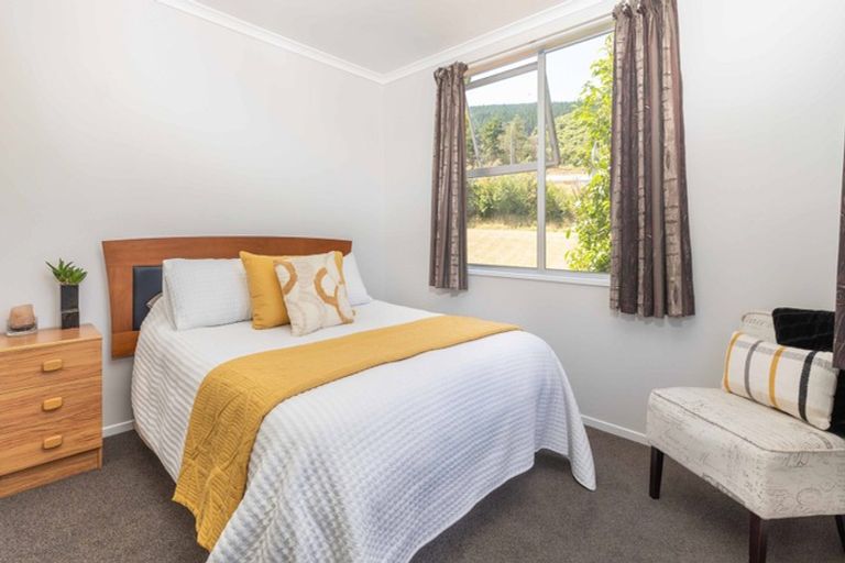 Photo of property in 6a Coates Street, Tawa, Wellington, 5028