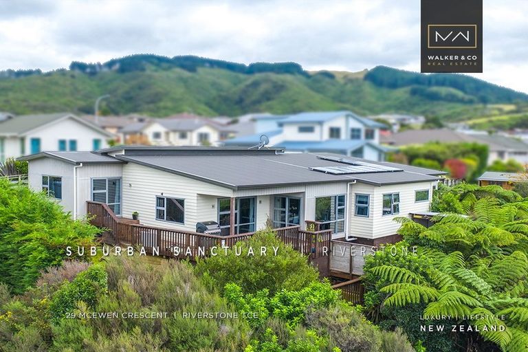 Photo of property in 29 Mcewen Crescent, Riverstone Terraces, Upper Hutt, 5018