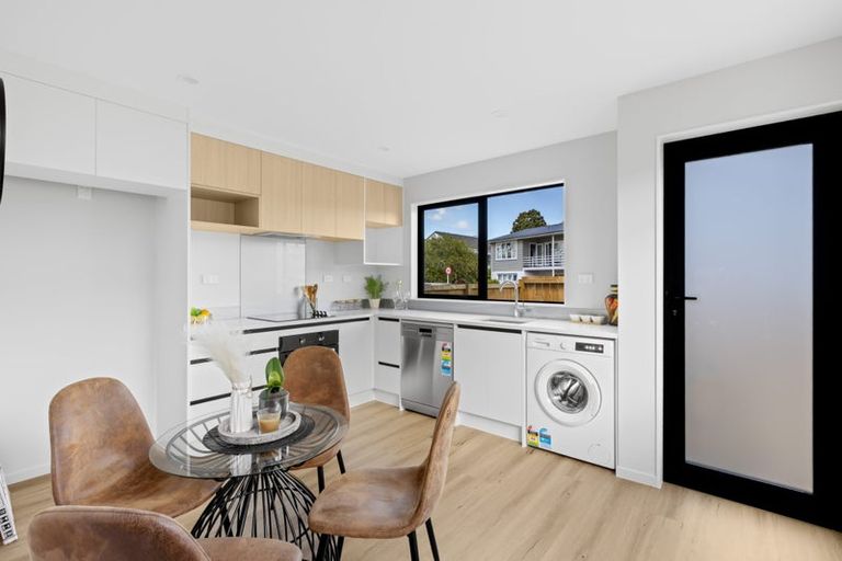 Photo of property in 1/85 Jaemont Avenue, Te Atatu South, Auckland, 0610