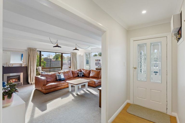 Photo of property in 25 Hillcrest Road, Raumati South, Paraparaumu, 5032