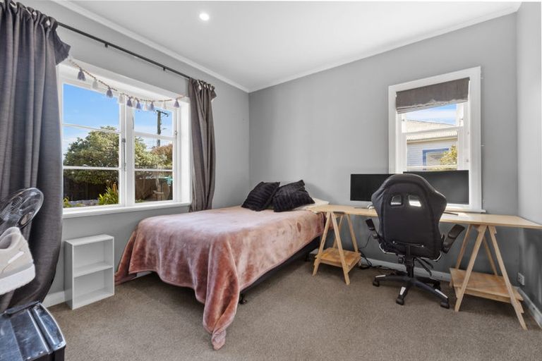 Photo of property in 18a Hay Street, Bromley, Christchurch, 8062
