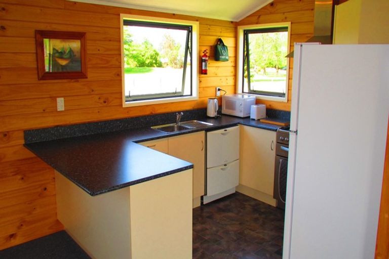 Photo of property in 2 Muriwai Drive, Manapouri, 9679