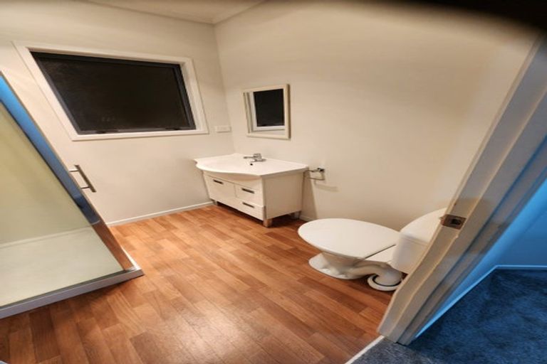 Photo of property in 35 Fruitvale Road, New Lynn, Auckland, 0600