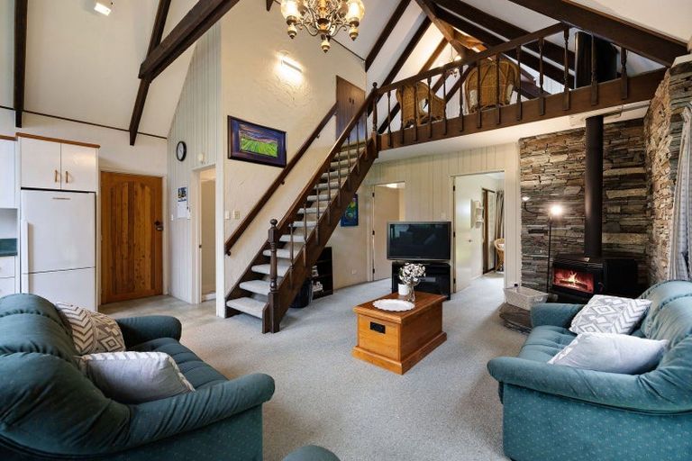 Photo of property in 36 Adamson Drive, Arrowtown, 9302