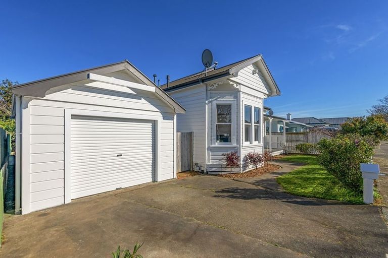 Photo of property in 19 Alfred Street, Roslyn, Palmerston North, 4414