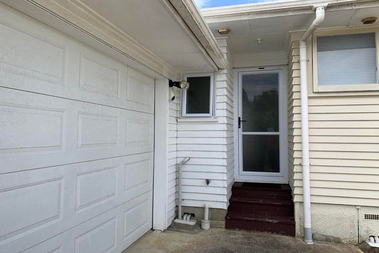 Photo of property in 44 Larne Avenue, Pakuranga Heights, Auckland, 2010