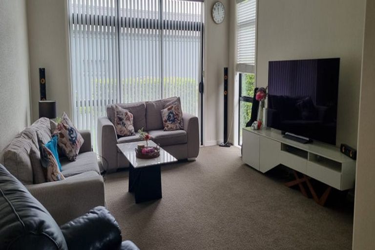 Photo of property in 7 Vigour Lane, Papakura, 2110