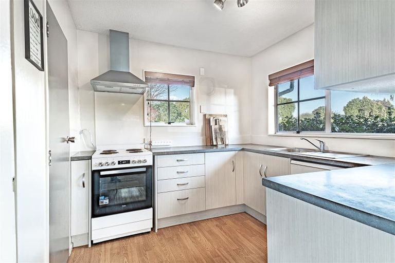 Photo of property in 7 Apsley Drive, Russley, Christchurch, 8042