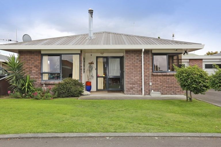 Photo of property in 2/410 Saint Aubyn Street West, Hastings, 4122