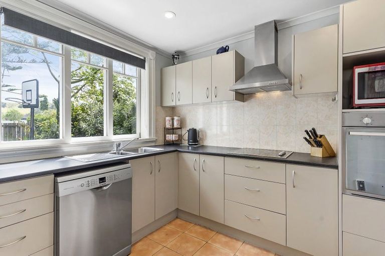 Photo of property in 140 Coronation Road, Mangere Bridge, Auckland, 2022