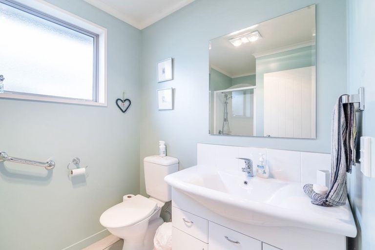 Photo of property in 96 Park Street, Winton, 9720