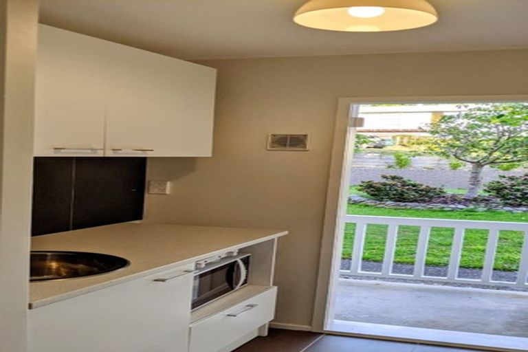 Photo of property in 3 Tregear Place, Camborne, Porirua, 5026