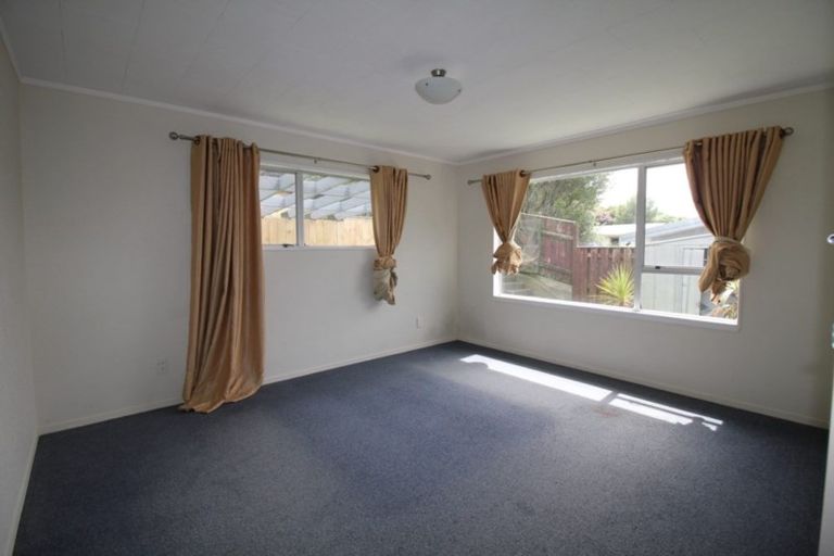 Photo of property in 14 Katarina Grove, Tawa, Wellington, 5028