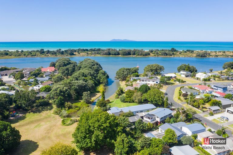 Photo of property in 56 Roretana Drive, Athenree, Katikati, 3177