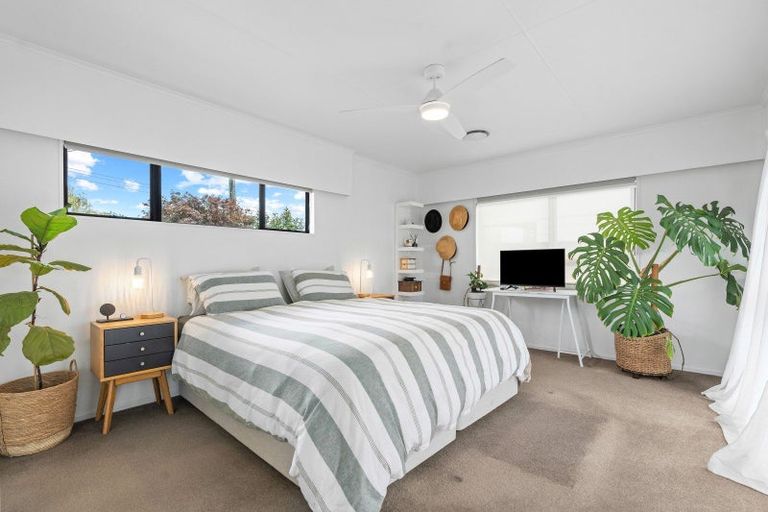 Photo of property in 1 Mahupuku Street, Greytown, 5712