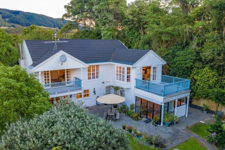 Photo of property in 429 Te Moana Road, Waikanae, 5036